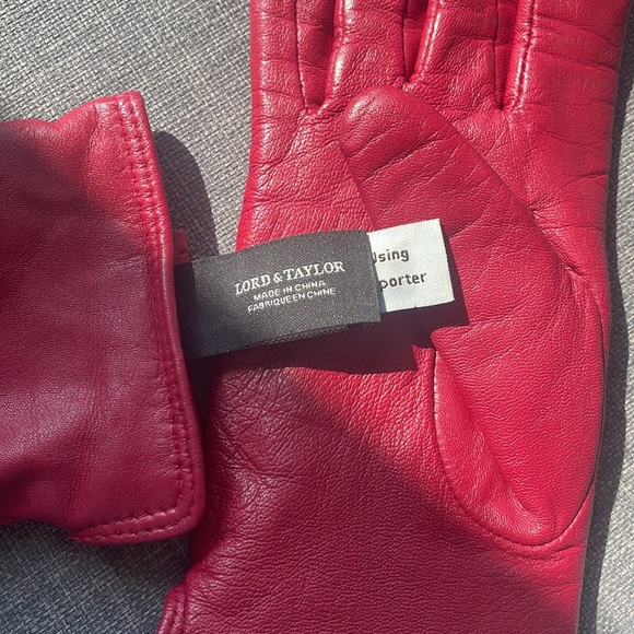 Lord & Taylor genuine leather gloves with faux fur inside Red - Picture 5 of 6
